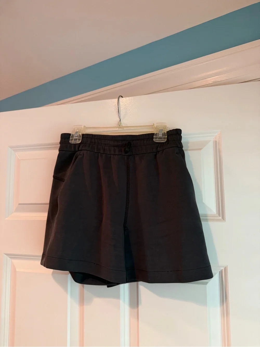 lululemon athletica Women's Charcoal Drawstring Athletic Shorts - Picture 2 of 2